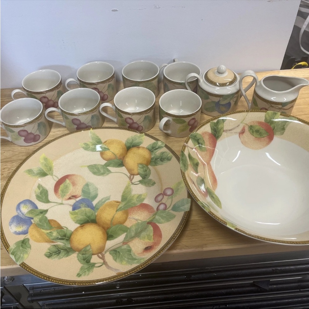 Pts international/ Interiors Newbury stoneware Collection